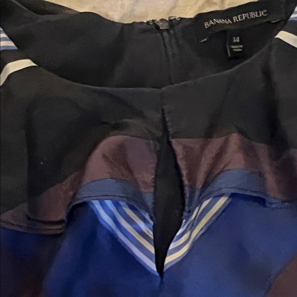 100% Silk Banana Republic Navy, Black, Brown, and White Sleeveless Dress - Picture 4 of 16